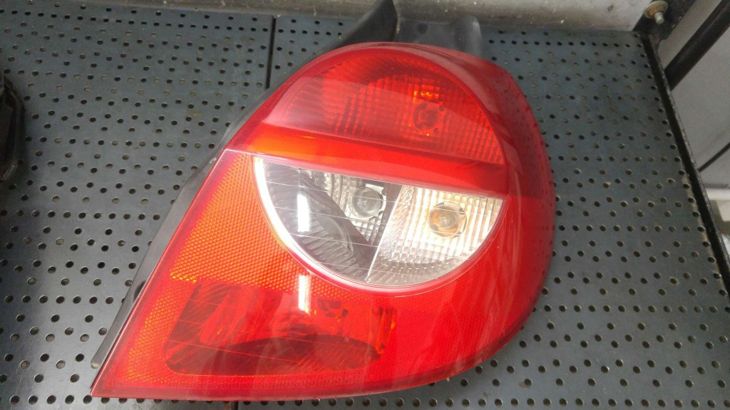 Stop tripla lampa dreapta renault clio 3 br0 1 cr0 1 89035080