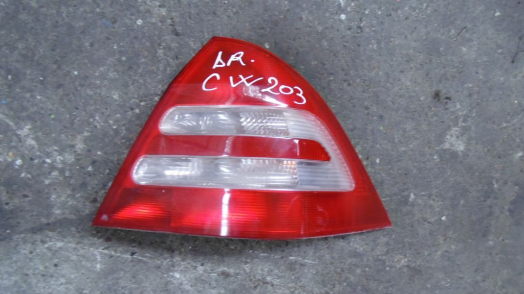 Stop / Tripla / Lampa Dreapta Spate Mercedes C Class W203 Sedan ( 2000 - 2007 )