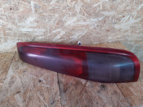 Stop/tripla/lampa dreapta spate Nissan X-trail T30