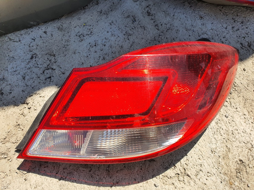 Stop tripla spate dreapta model hatchback Opel Insignia A 2009 2010 2011