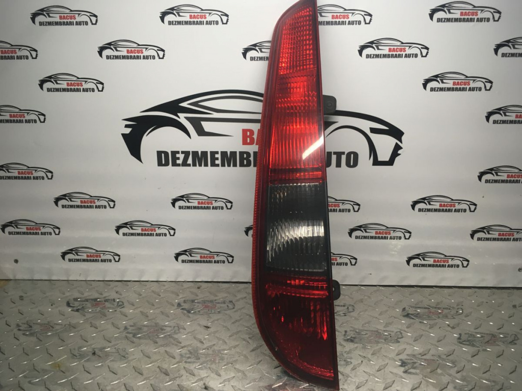 Stop / tripla stânga pentru Ford Focus mk2 combi