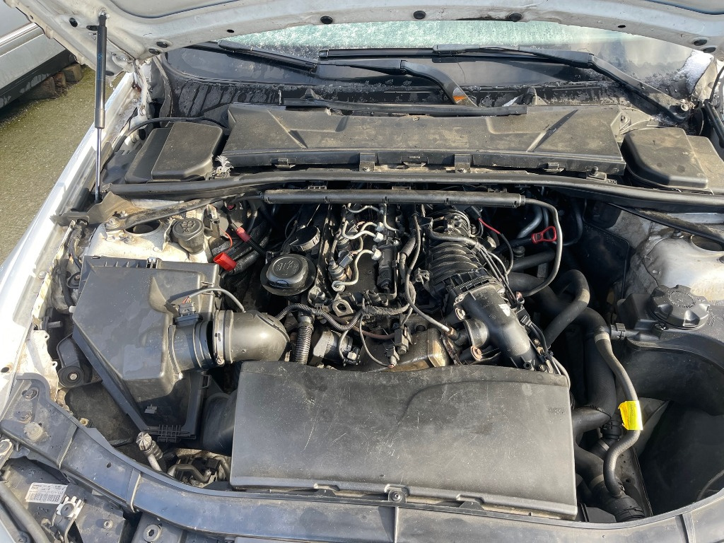 Stopuri BMW E90 2011 LCI FACELIFT 318d