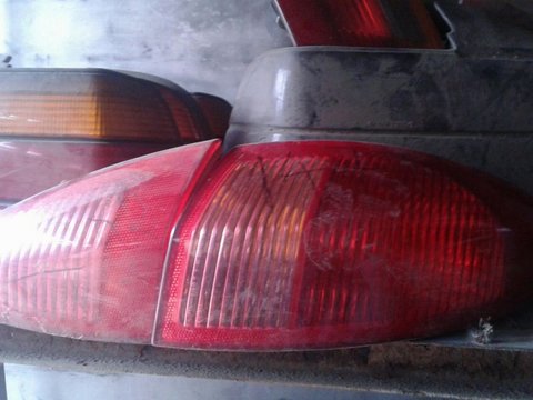 Stopuri dreapta Alfa Romeo 147