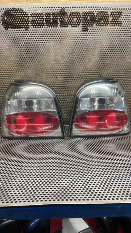 Stopuri Vw Golf 3 hatchback aftermarket (defectele se văd în poze)