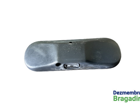 Stropitor parbriz dreapta Volkswagen VW Golf 5 [2003 - 2009] Hatchback 5-usi 1.6 FSI MT (116 hp) Cod motor: BLF