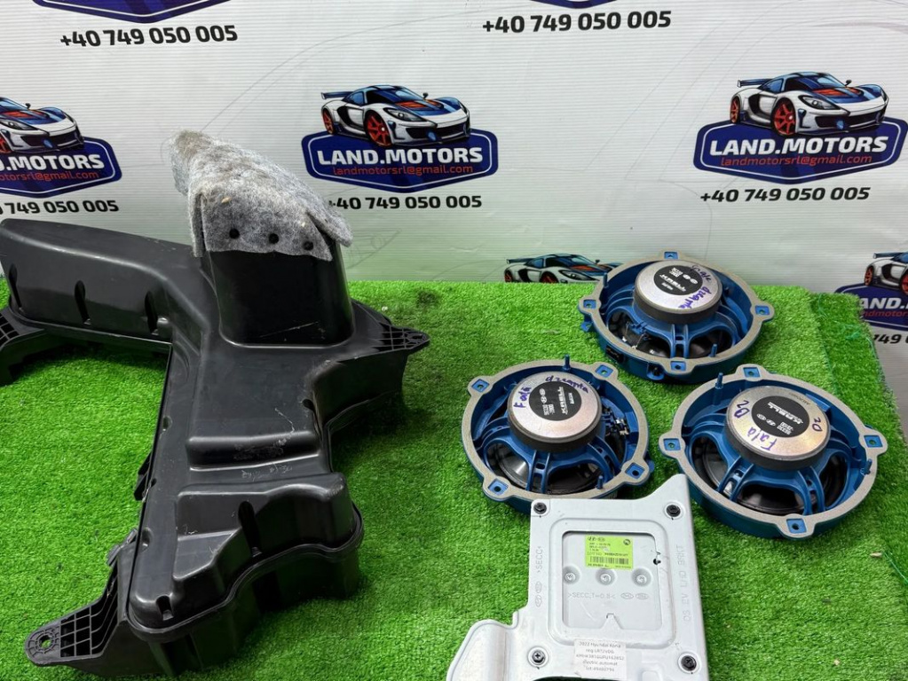 SUBWOOFER+ AMPLIFICATOR AUDIO HYUNDAI KO