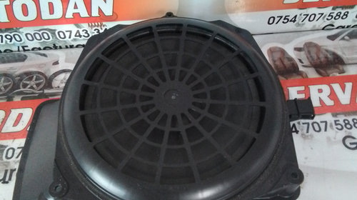 Subwoofer Audi A4 B7 2.0 Motorina 2007, 