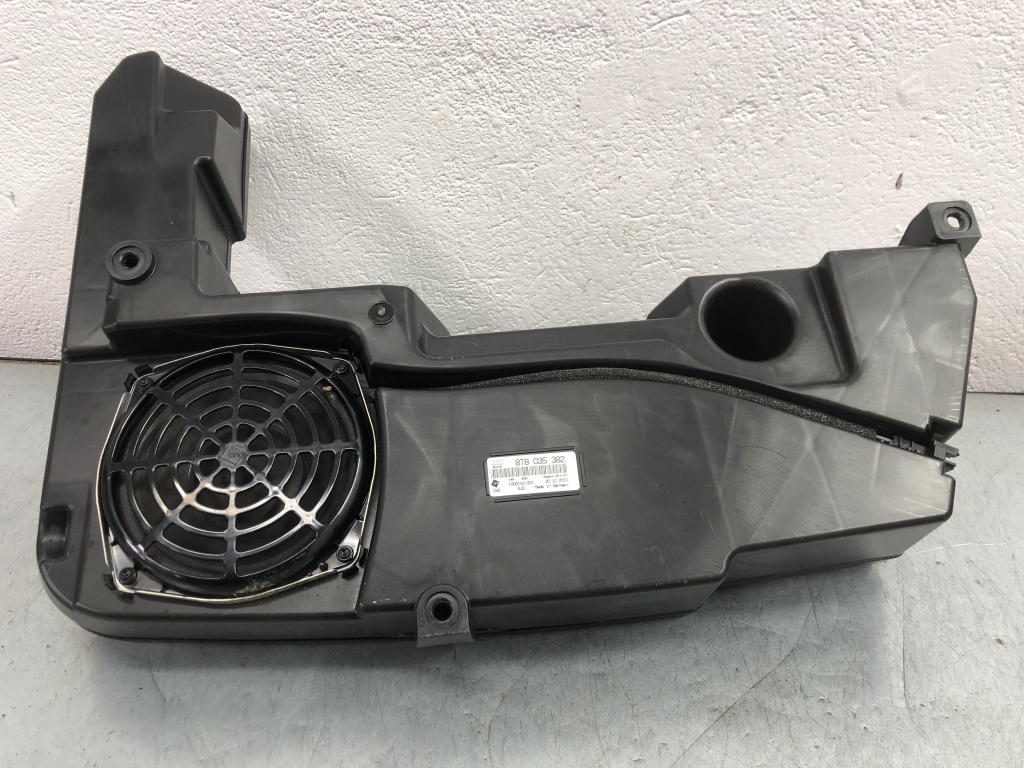Subwoofer Audi A4 B8 3.0TDI Quattro S-Line CCWA, 240cp sedan 2010 (8T8035382)