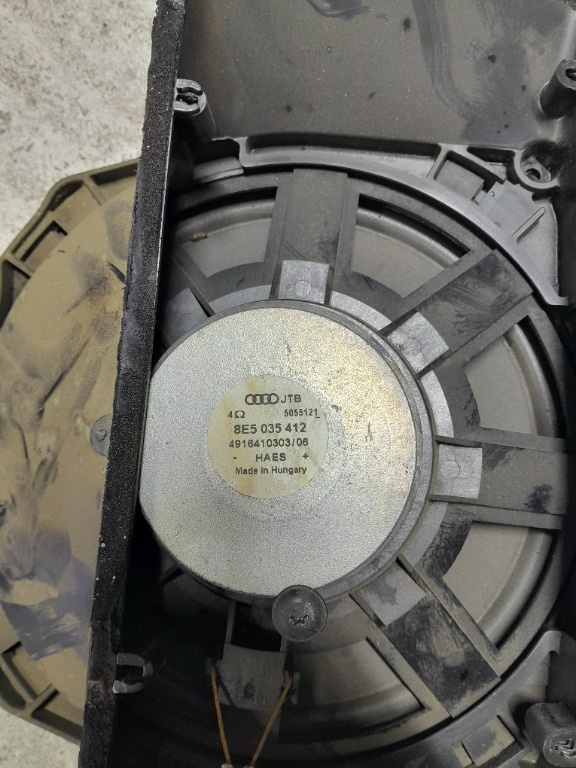 Subwoofer Auto Audi A4 b7 An Fab 2008 Cod piesa : 8E5 035 412