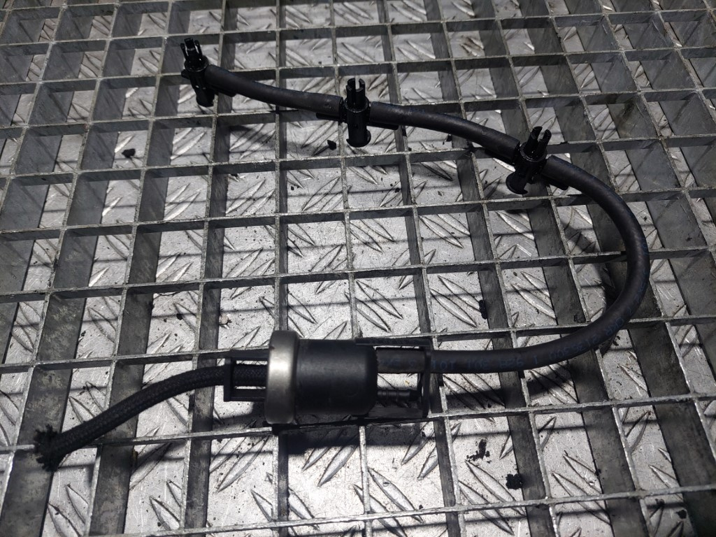 Supapa combustibil cu rampa retur Audi A6 2010 3.0 TDI cod 0592180