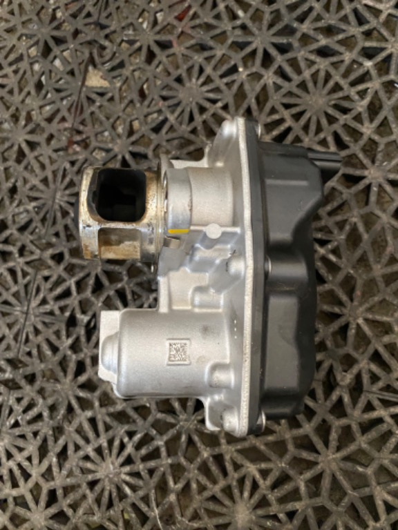 Supapa EGR Renault Trafic (2019-2024) 147105982R