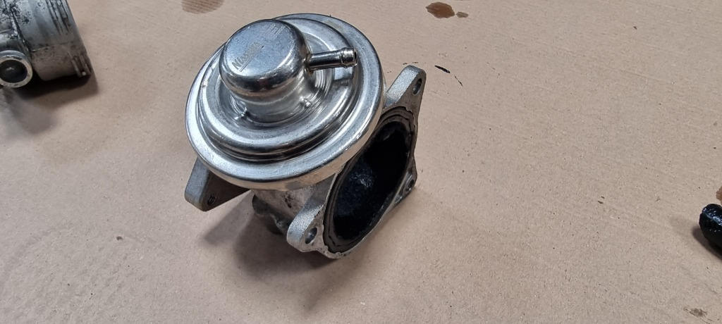 Supapa EGR Vw Caddy 1.9 TDI BKC BXE 2004 2005 2006