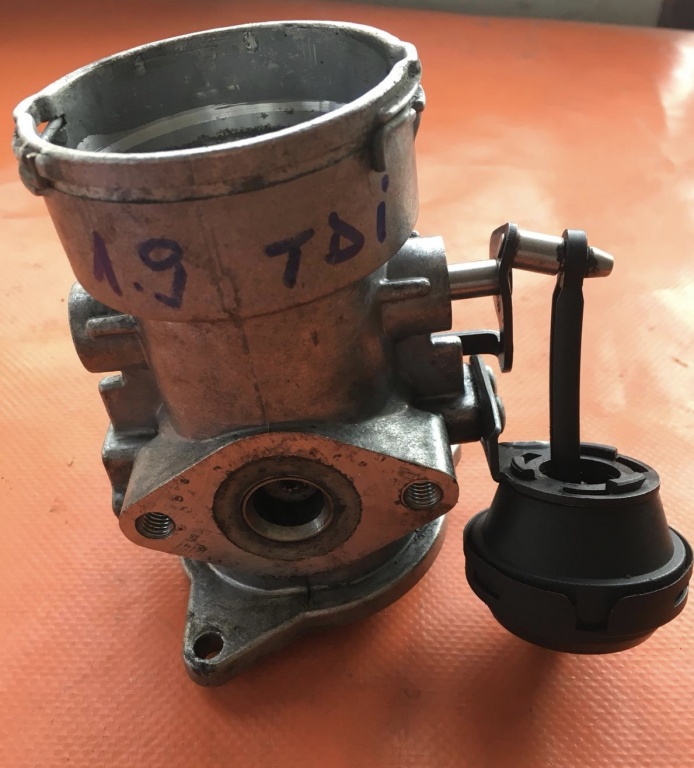 Supapa EGR VW Golf 4 1.9 tdi 1998-2004 Cod 038131501J