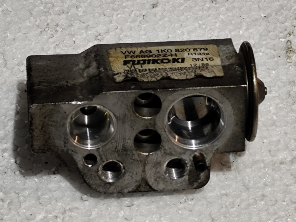 Supapa expansiune clima 1K0820679, Audi A3 cabriolet (8P7) 1.9 tdi