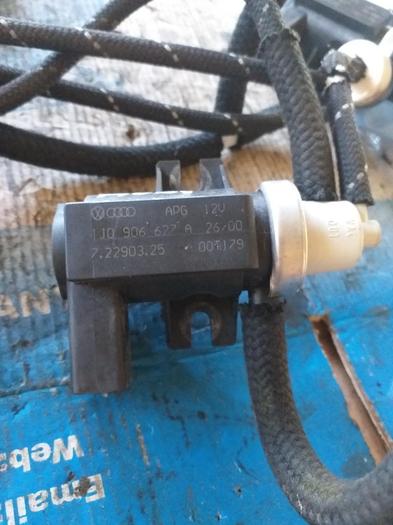 Supapa presiune turbina Audi Seat Skoda VW cod 1J0906627A
