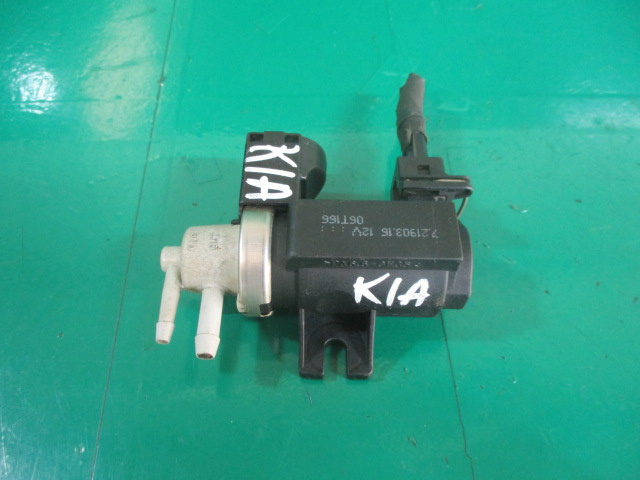 SUPAPA / VALVA / ELECTROVALVA VACUUM KIA SORENTO 1 2.5 CRDI 4x4 FAB. 2002 – 2009 ⭐⭐⭐⭐⭐