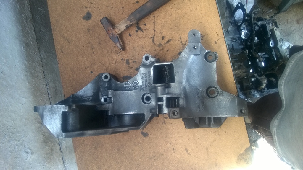 Suport accesorii 1.2 TDI 55kw motor CFWA cod 03L903143K