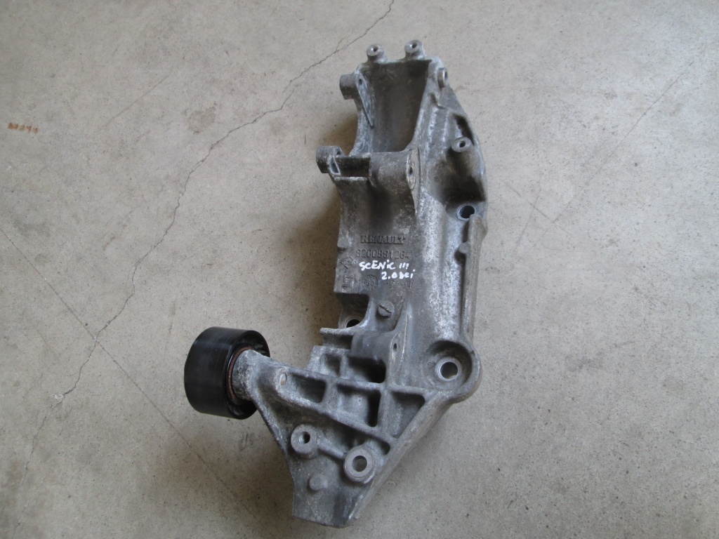 Suport accesorii 8200881264 Scenic III 2.0 DCI 150cp M9R 615 euro 5 2009 2010 2011 2012 2013 2014 2015
