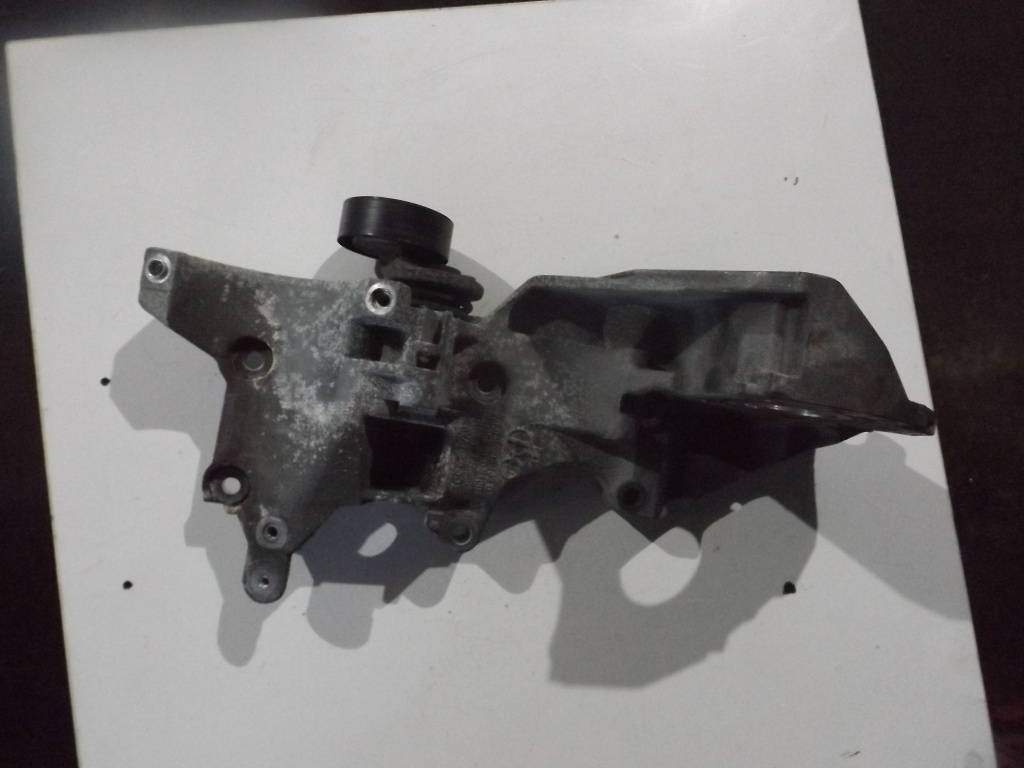 SUPORT ACCESORII ALTERNATOR COMPRESOR SI POMPA INJ
