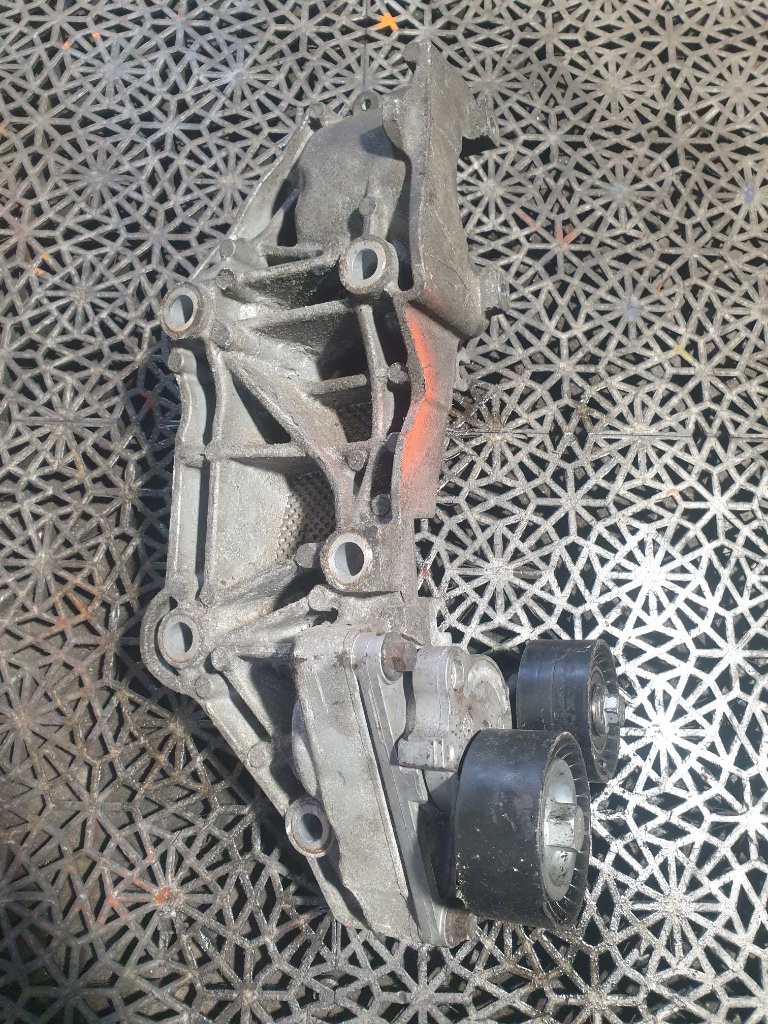 Suport accesorii motor 2.0 DCI Renault T