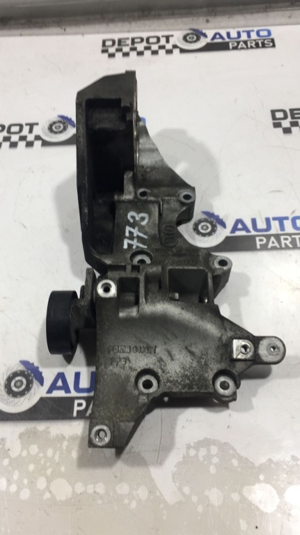 SUPORT ACCESORII VW GOLF 6 2011 1.6 TDI CAYC COD 03L 903 143 Q / 03L903143Q (id: 773)