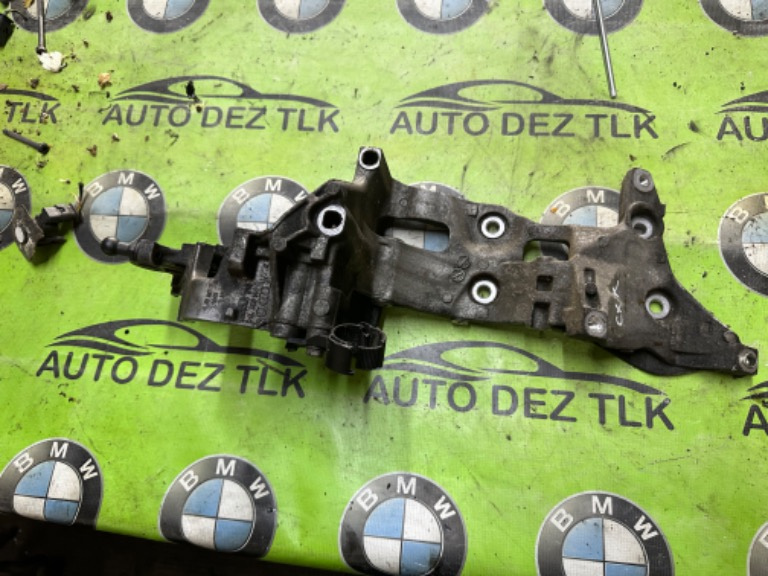 Suport accesorii VW Golf 7, Passat, Tiguan, Touran, Octavia 3, A4 1,6tdi,2,0tdi cod: 04L903143B