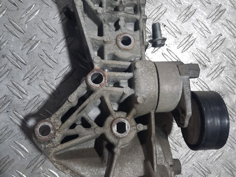 Suport alternator accesorii cu rola intinzatoare Dacia Renault cod 8200473400