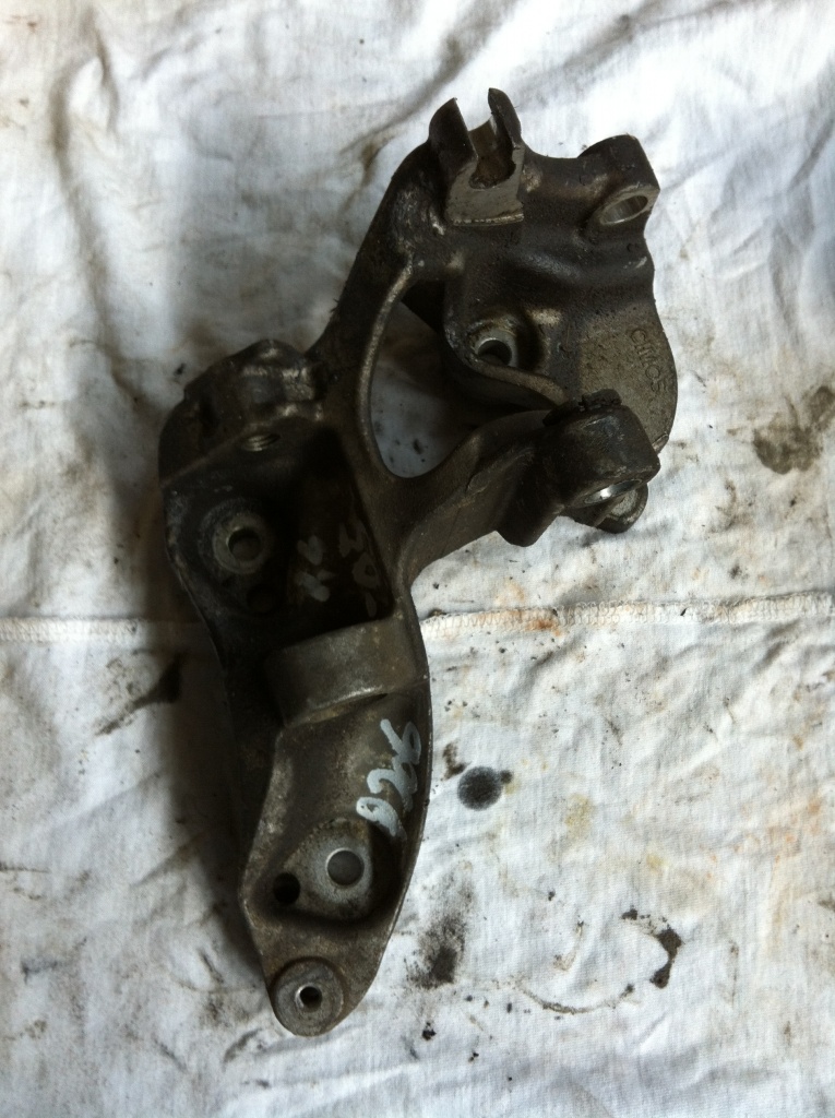 Suport alternator Peugeot 206 1.4 hdi 2005 cod 9658198780
