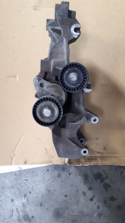 Suport alternator Renault Master III , 2,3 dci , euro 5 , cod 8200803443