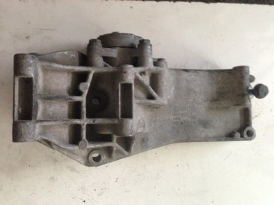 Suport alternator VW Seat Skoda cod 032145189