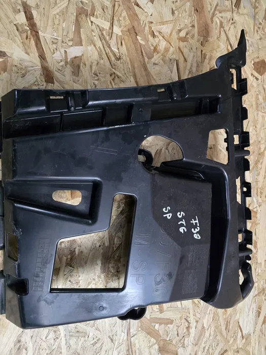 Suport bară stânga spate BMW seria 3 F30