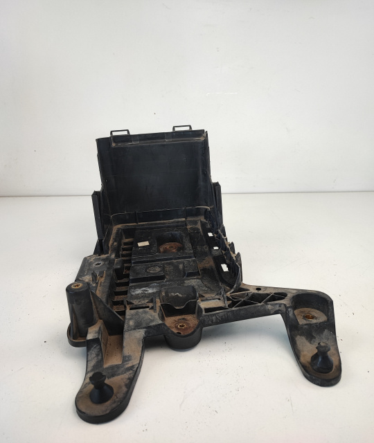 Suport baterie 1K0915333H Volkswagen VW Passat B6 