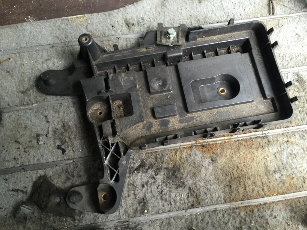 Suport baterie Golf 5 1.9 TDI si 2.0 TDI