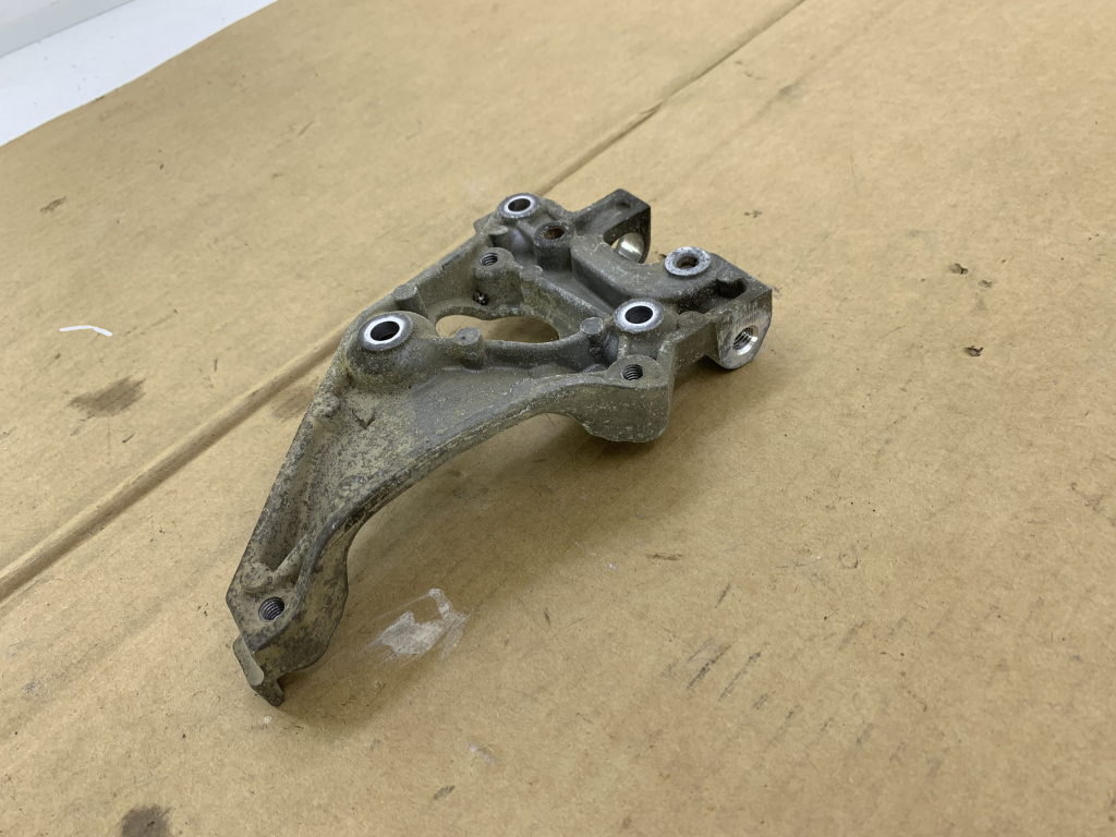 Suport compresor clima Peugeot 2008 8H01