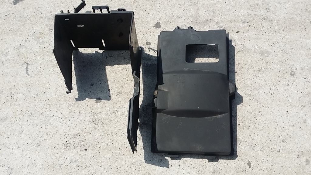 Suport cu carcasa si capac baterie Ford Focus C-MAX
