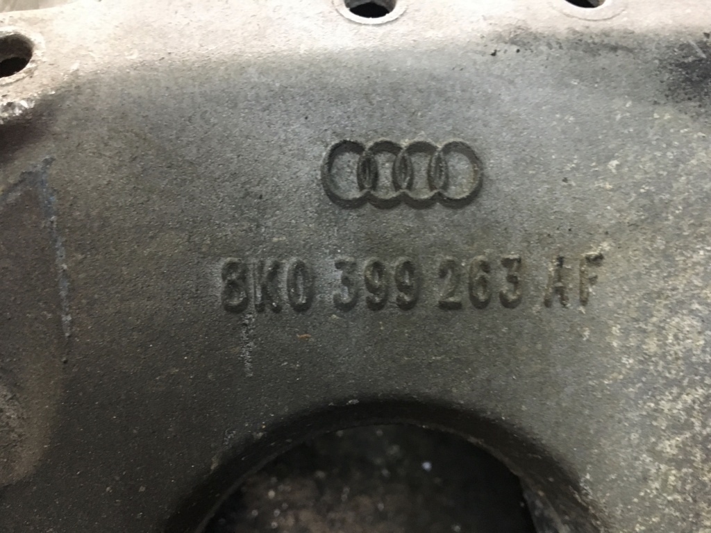 Suport cutie de viteze AUDI A4,A5 ,A6 ,Q5 cu codul 8K0399263AF‭