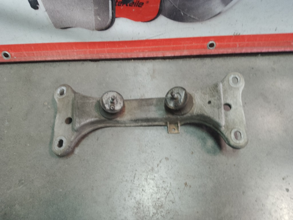 Suport cutie viteza Bmw M47 Manual 6760300 2005-20