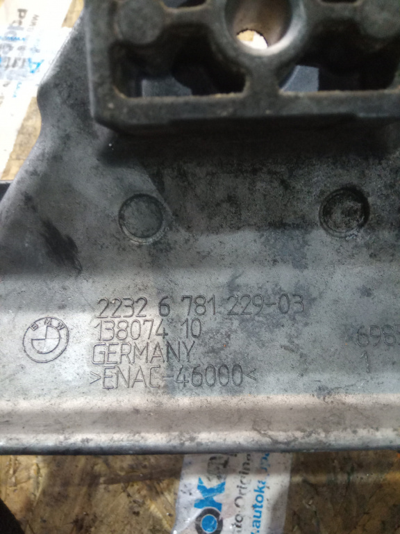 Suport cutie viteze Bmw Seria 6 (f06 F12 F13) an 2014 N57 cod piesa 6781229