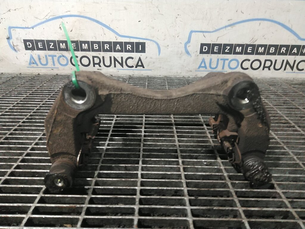 Suport etrier dreapta fata Nissan X - Tr