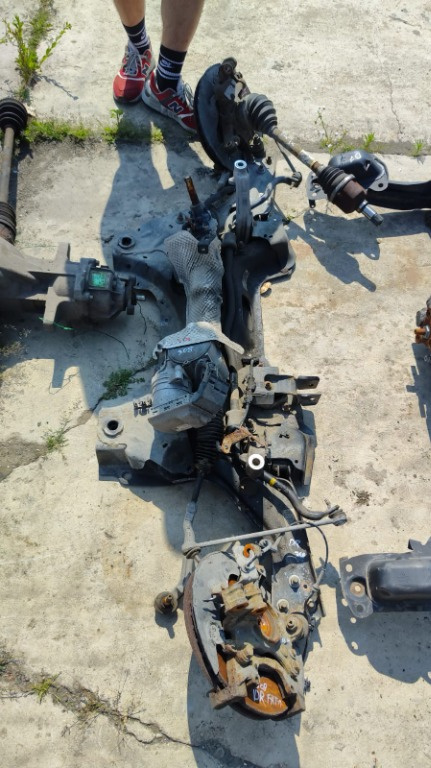 Suport etrier fata Peugeot 308 T9 Hatchback 2.0 HDI AHX 2015