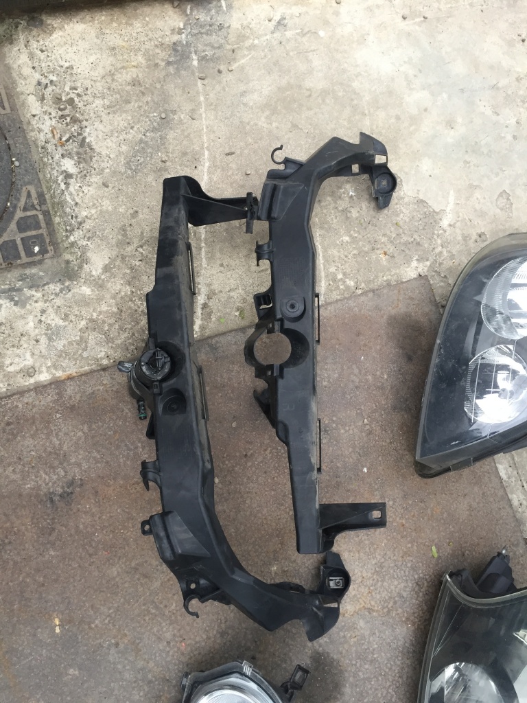 Suport far BMW E90 din 2009