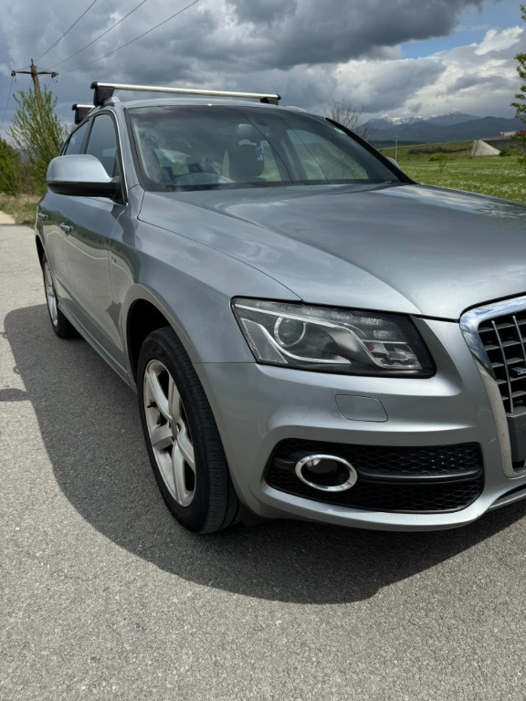 Suport far dreapta 8r0805608b Audi Q5 8R din 2010