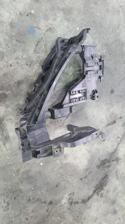 Suport far dreapta Audi Q5 8R0805608A