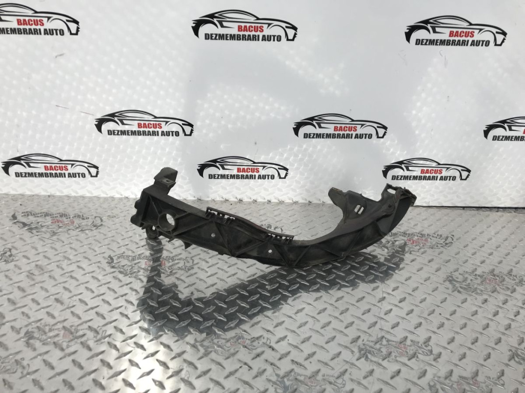 Suport Far Stanga Bmw Seria 1 E81 / E87 COD 185751