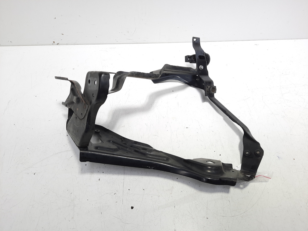 Suport far stanga, cod A2046200191, Mercedes Clasa C (W204) (id:499037)