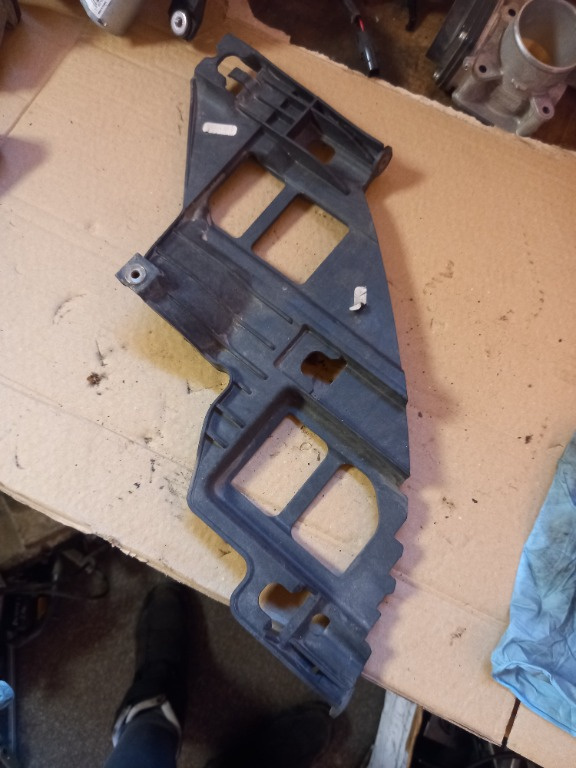 Suport far stanga VW Golf 6 cod produs:5K0807227A/5K0 807 227 A