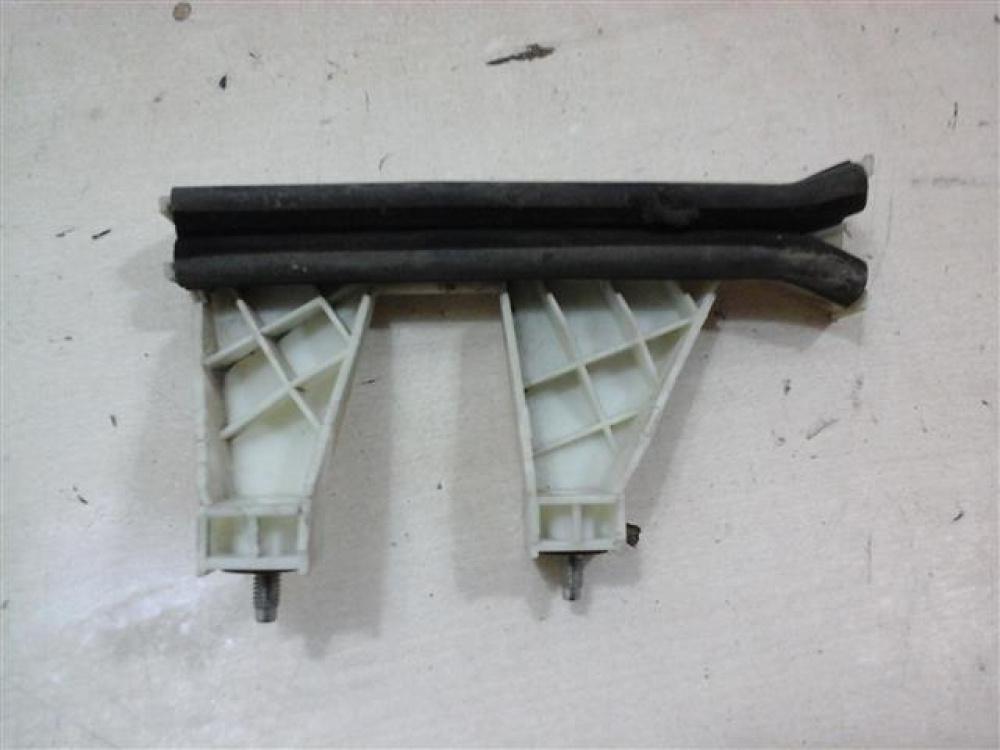 Suport ghidaj macara geam stanga fata Peugeot 307 An 2001-2008 cod 9638487380