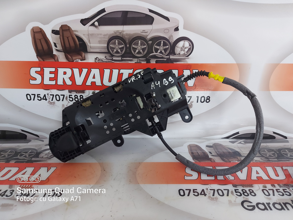 Suport maner interior dreapta spate Audi A4 (2015-2019) [8W2, B9] 2.0 Motorina 2017, 8W02837812A