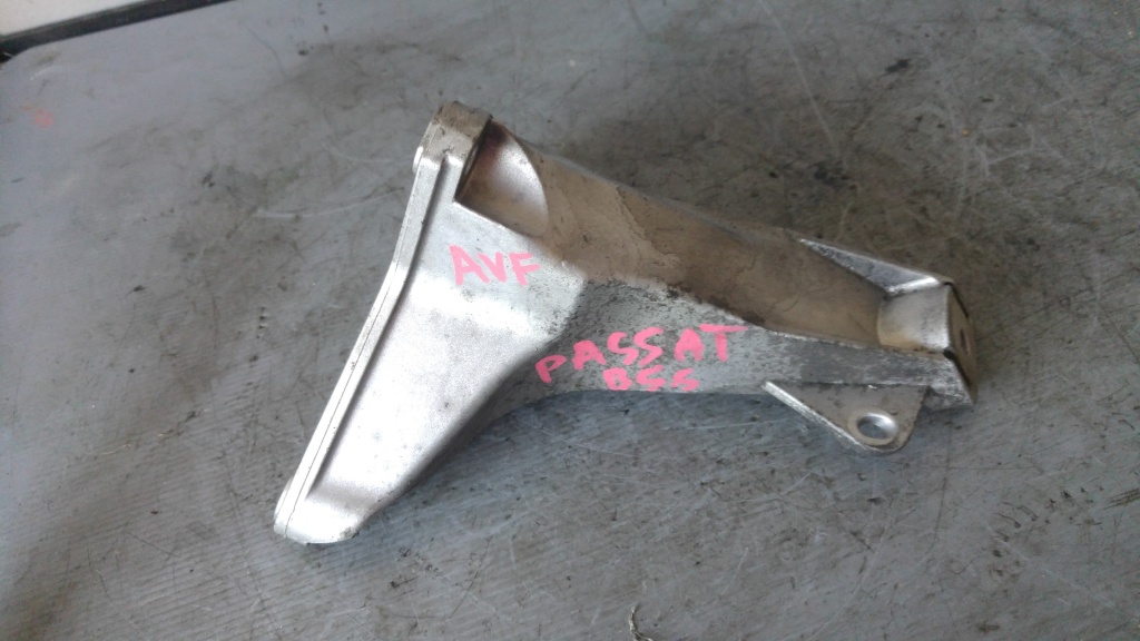 Suport motor 1.9 tdi avf audi a4 b6 skoda superb vw passat b5 8d0199308ag