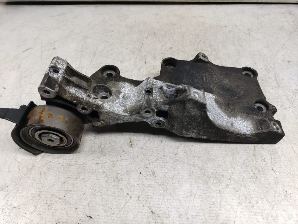 Suport motor 2.0 TDI bmn 03g903143f Skoda Octavia 2 [2004 - 2008]
